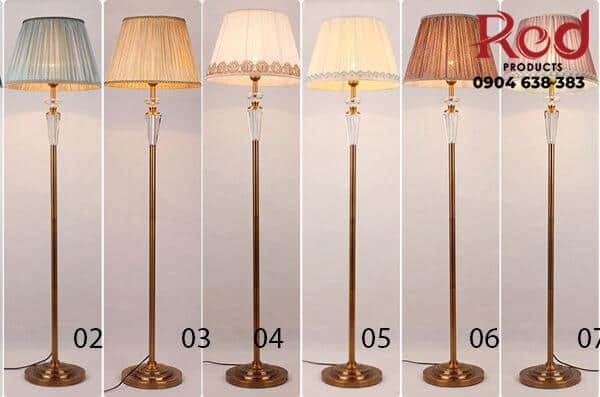 Den-LED-san-phong-khach-pha-le-phong-cach-Bac-Au-lam-bang-dong-FT068-15-600x397-1