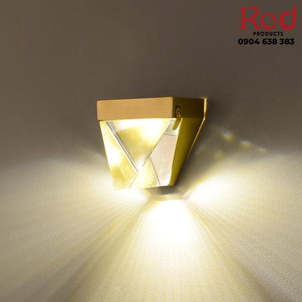 Den-tuong-bang-dong-hinh-khoi-tam-giac-cao-cap-HL651-11-600x600-1