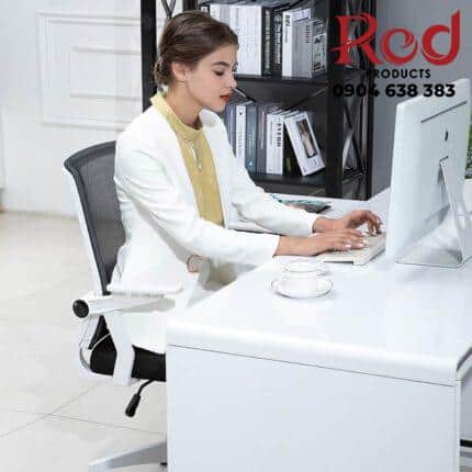 Ghe-van-phong-chan-xoay-lung-luoi-tay-lat-ZA4368-8-430x430-1