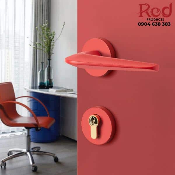 Khoa-cua-dong-hien-dai-kieu-Phap-mau-do-BR7-83-1-600x600-1