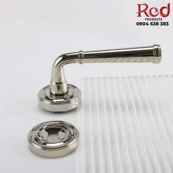 Khoa-cua-dong-thau-kieu-Y-cho-phong-ngu-OVLI8185-8-600x600-1