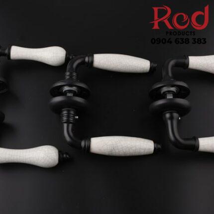 Khoa-cua-phong-ngu-gom-su-sang-trong-YBLI126-C-5-430x430-1