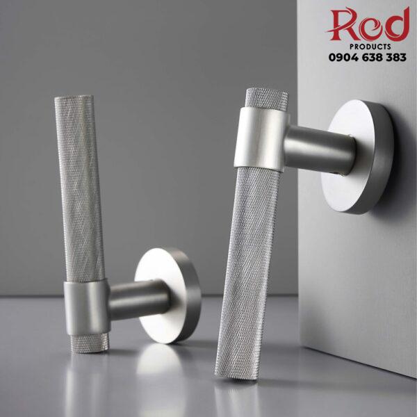 Khoa-cua-phong-ngu-hang-sang-mau-bac-KDC6680-3-600x600-1