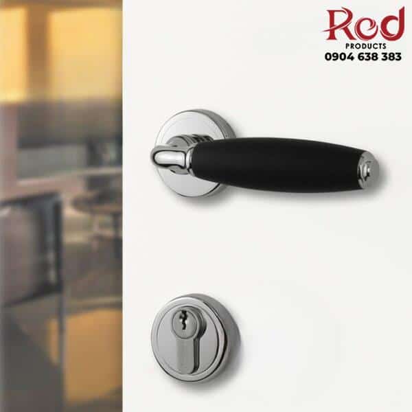 Khoa-cua-phong-toi-gian-kieu-Y-bang-dong-KDC8660-8-600x600-1