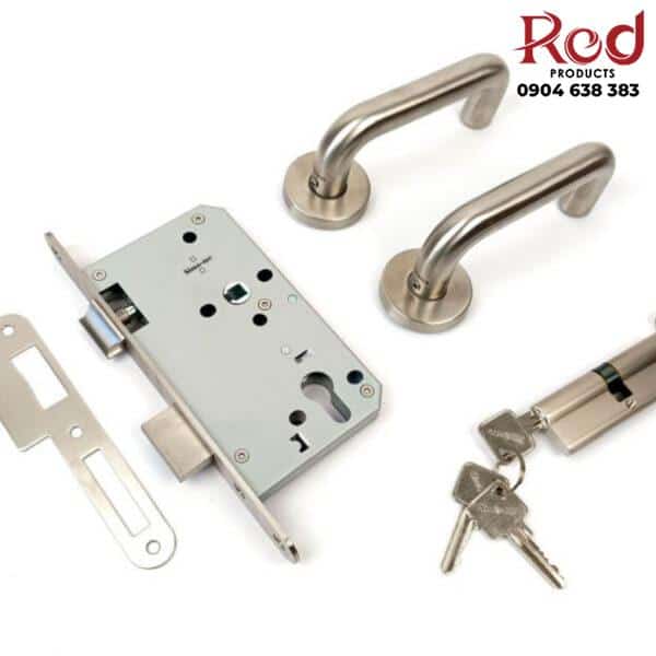 Khoa-cua-phong-toi-gian-thep-khong-gi-kieu-Y-SN1682-2-600x600-1