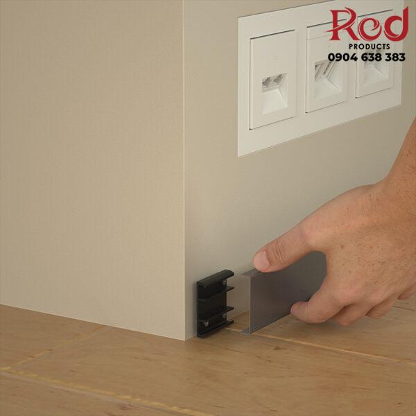 Nep-inox-op-trang-tri-chan-tuong-nhieu-mau-SKB239-3-600x600-1