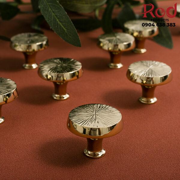 Num-tay-nam-tu-bep-hien-dai-bang-dong-DC6917-4-600x600-1