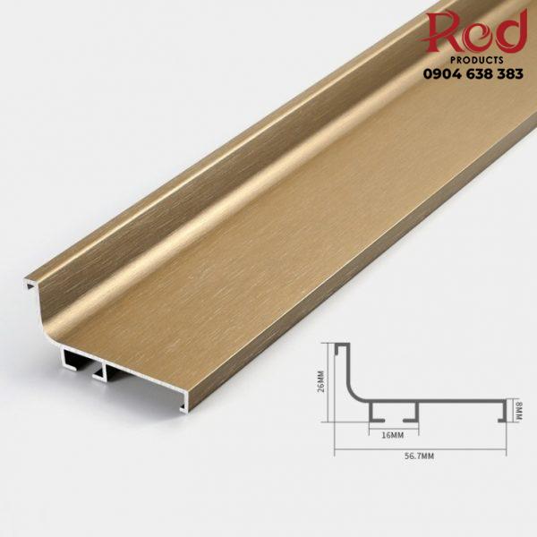 Tay-cam-duoi-mau-vang-600x600-1