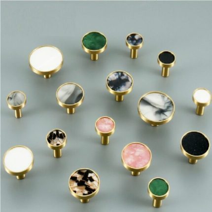 Núm tròn tủ bằng đồng khảm trai vàng đen CD04