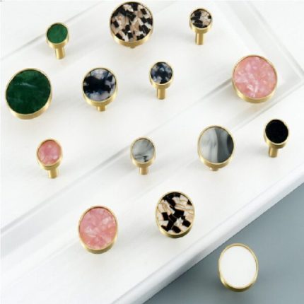 Núm tròn tủ bằng đồng khảm trai đen trắng CD05