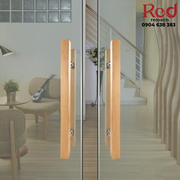 Tay-nam-cua-kinh-bang-go-sang-trong-DOR9003-12-600x600-1