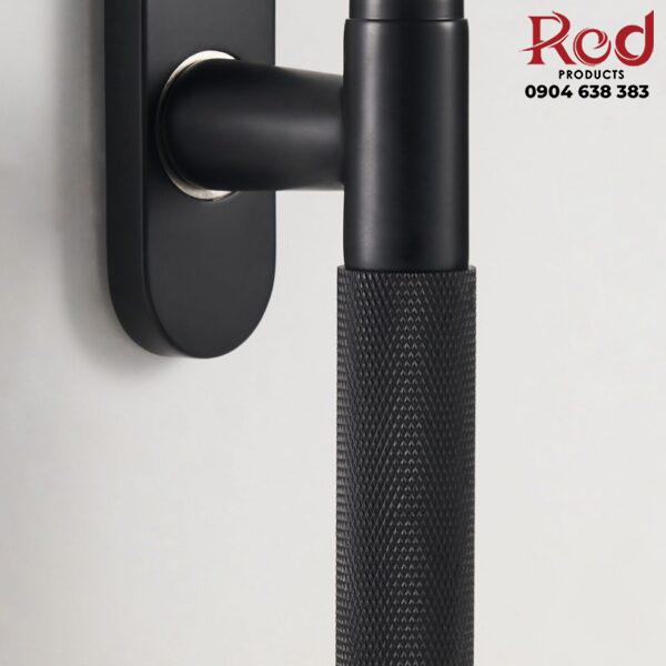 Tay-nam-cua-so-biet-thu-bang-dong-thau-DC985-5-600x600-1