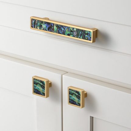 Tay nắm tủ đồng khảm trai màu xanh T2946-B