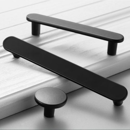 Tay nắm tủ hiện đại hợp kim kẽm màu đen RHF.6073B