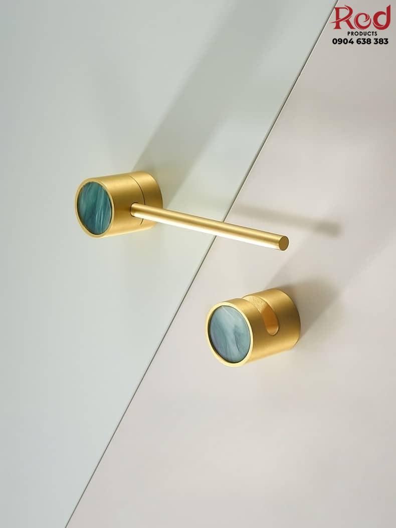 chot-tay-nam-tu-dong-va-acrylic-kieu-bac-au-l3091-10