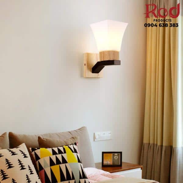 den-gan-tuong-dau-giuong-bang-go-xc6059-1-600x600-1