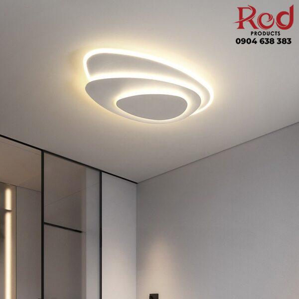 den-op-tran-thep-khong-gi-hinh-tam-giac-yt045-4-600x600-1