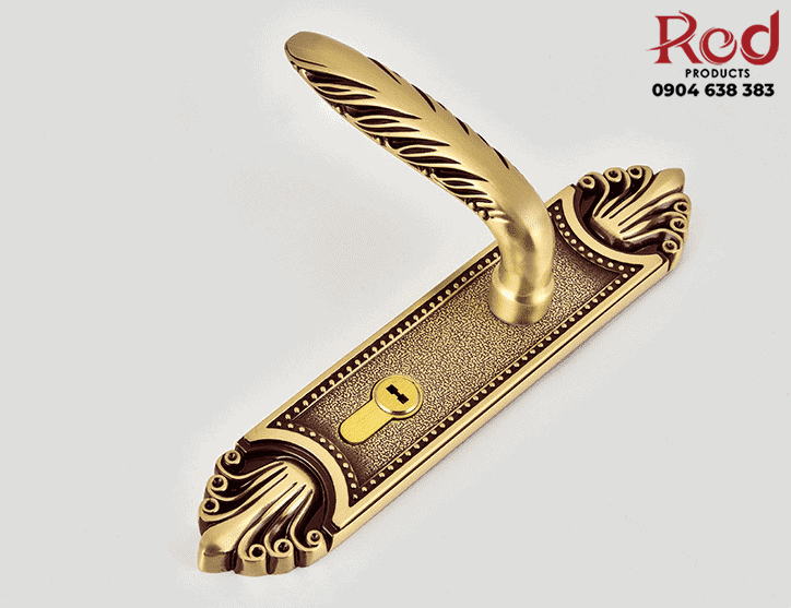 khoa-cua-phong-ngu-co-dien-bang-dong-t58-s5120-1