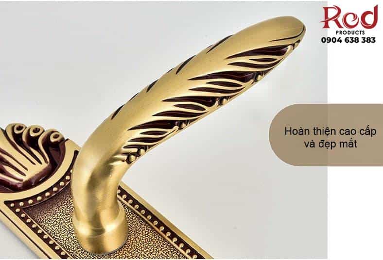 khoa-cua-phong-ngu-co-dien-bang-dong-t58-s5120-8