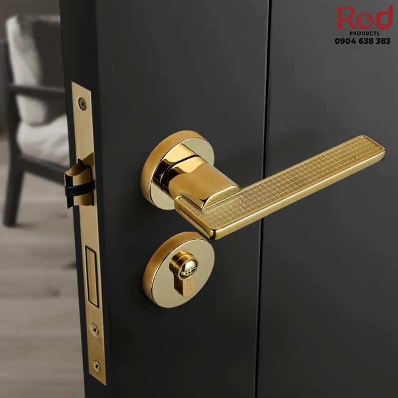 khoa-tay-gat-vang-dong-hien-dai-toi-gian-bac-au-c20t59