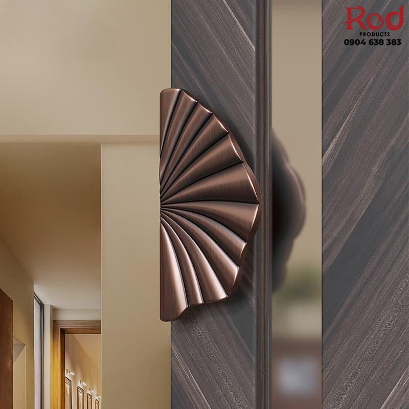 tay-nam-cua-ban-nguyet-hien-dai-bang-nhom-gy2602-3