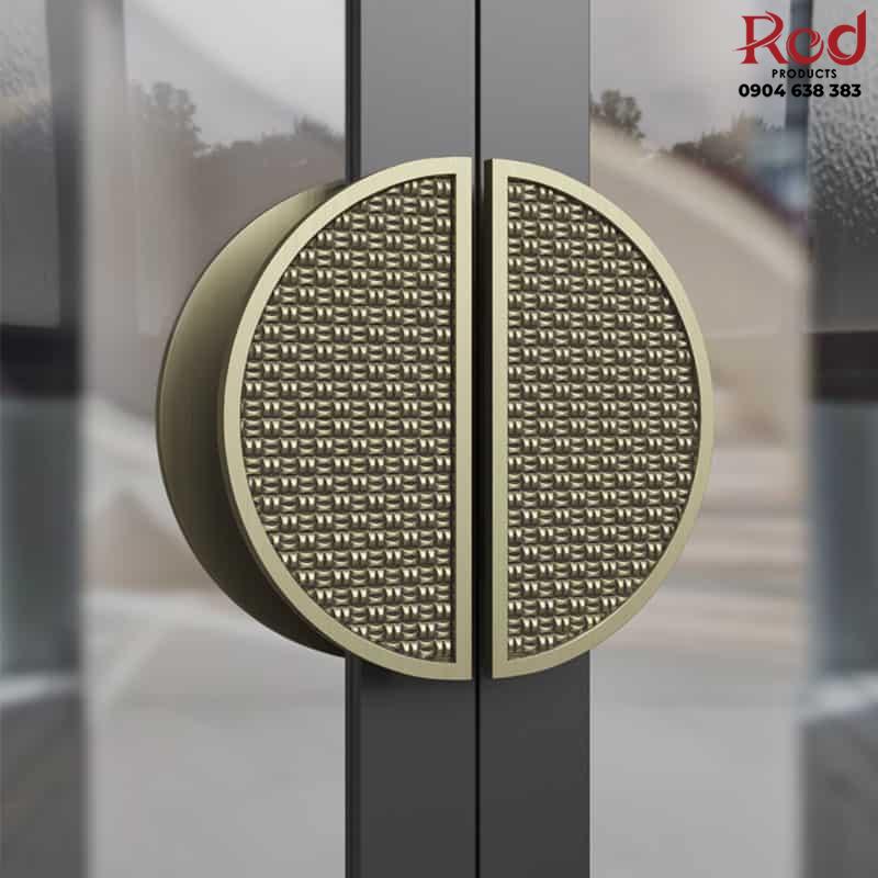 tay-nam-cua-chinh-ban-nguyet-co-dien-nhom-gy33-1