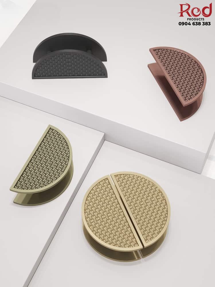 tay-nam-cua-chinh-ban-nguyet-co-dien-nhom-gy33-7