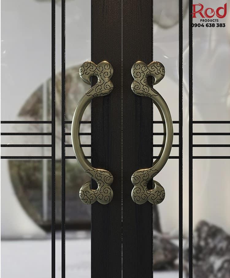 tay-nam-cua-co-dien-hop-kim-nhom-cho-khach-san-lbf-2528-9