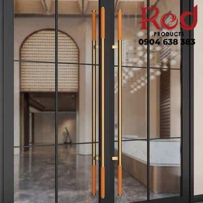 tay-nam-cua-kinh-bang-thep-khong-gi-boc-da-dor8789-1