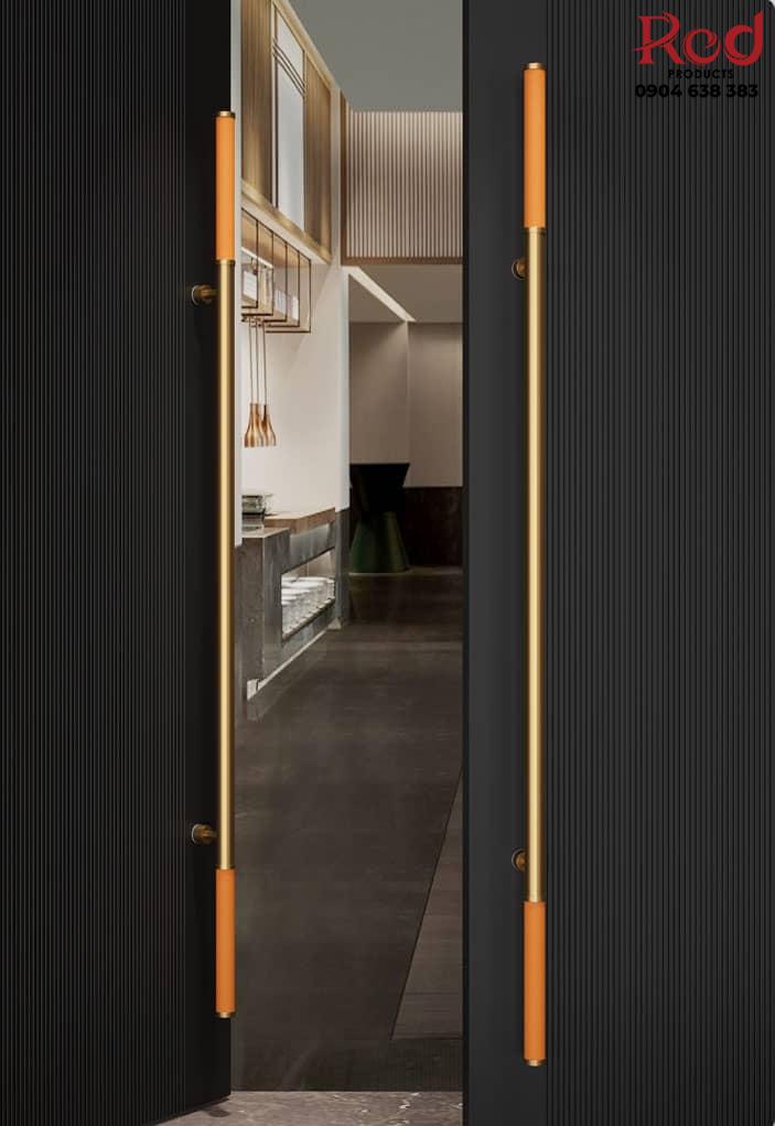 tay-nam-cua-kinh-bang-thep-khong-gi-boc-da-dor8789-3