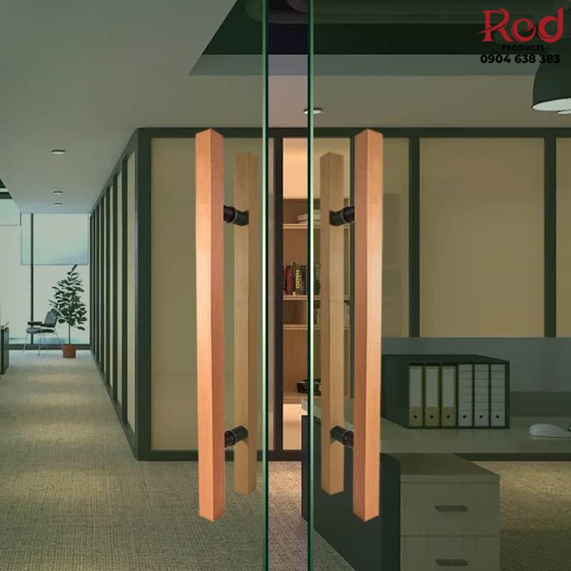 tay-nam-cua-kinh-cao-cap-bang-go-soi-dor5694-2