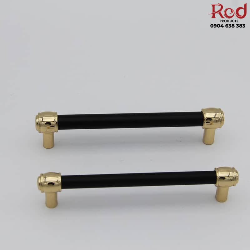 tay-nam-cua-mau-vang-den-hop-kim-kem-chan-tron-2026-4