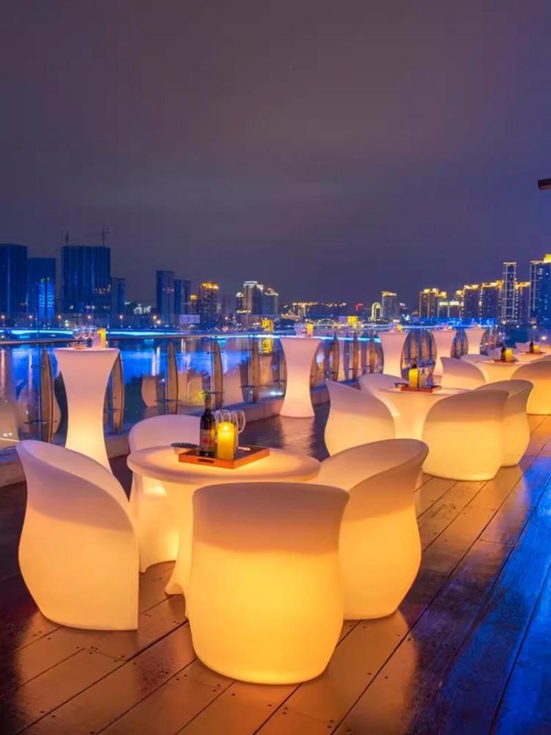 bo-ban-ghe-bar-den-led-hoa-tulip-hien-dai-xc1466-2