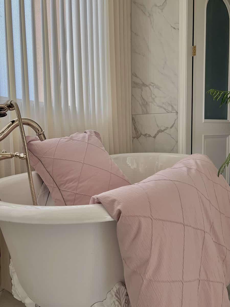 Bộ chăn ga gối màu hồng họa tiết hình thoi MM1884B 4