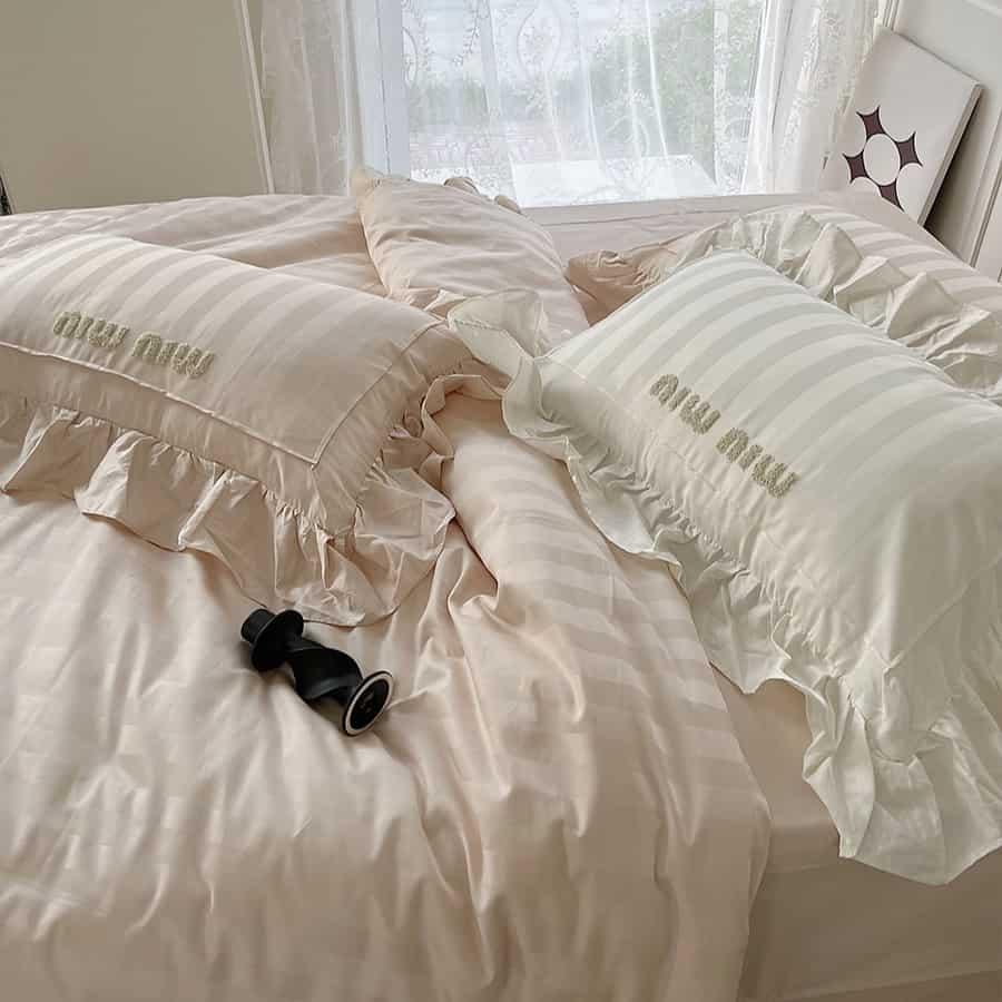 Bộ chăn ga gối sọc ánh kim Miu Miu MM4481 4