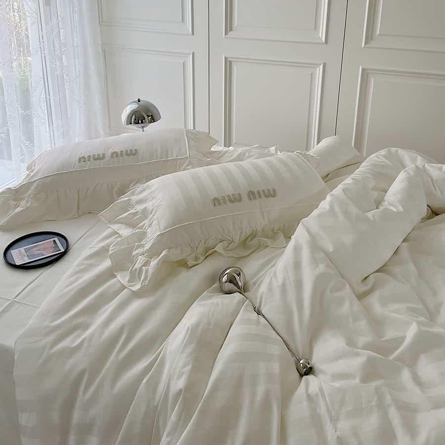 Bộ chăn ga gối sọc ánh kim Miu Miu MM4481 9