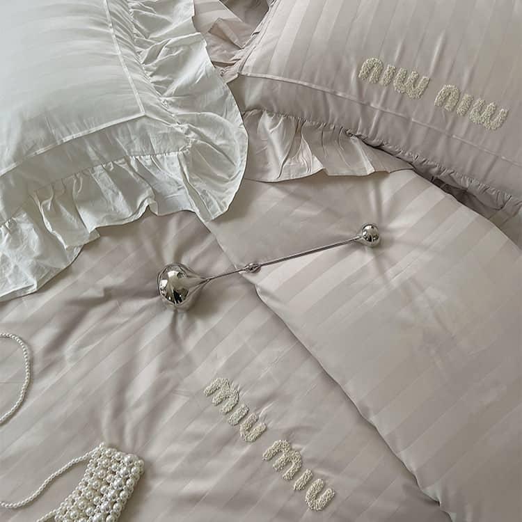 Bộ chăn ga gối sọc ánh kim Miu Miu MM4481 17