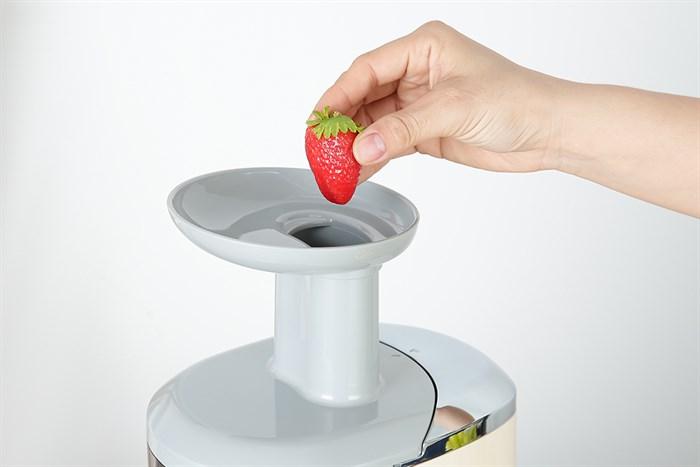 Máy ép chậm màu kem Smeg SJF01CREU 535.43.625 10