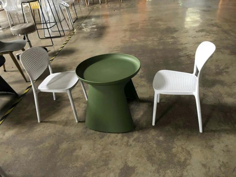 Ghế tựa lưng baby bằng nhựa đúc ấn tượng ST3040