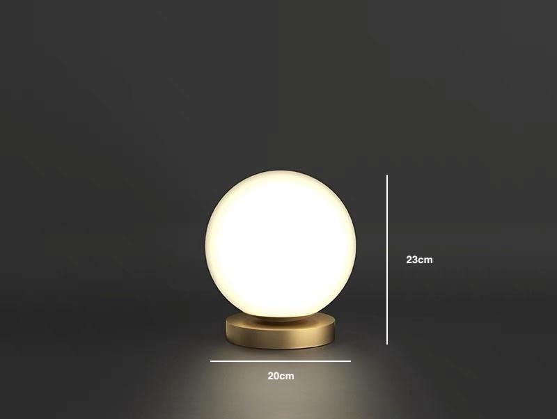 Đèn bàn bằng đồng quả cầu thuỷ tinh đơn tối giản ZHM610 21